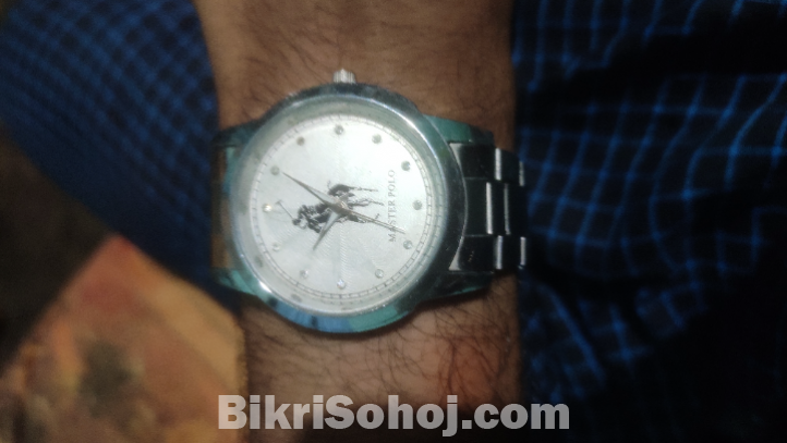 দুইটা ঘড়ি একসাথে বিক্রি করব